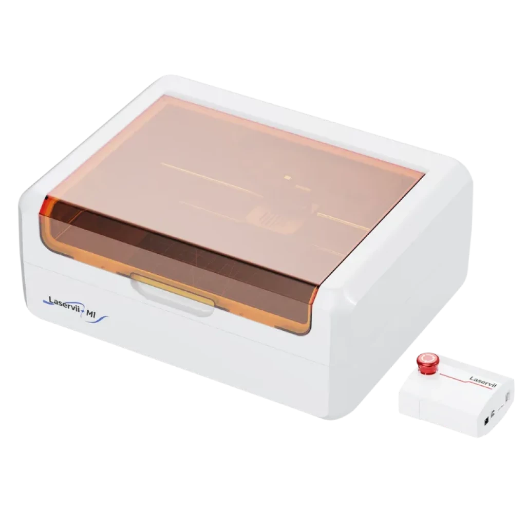 Laservii M1s 24W - Grabador láser cerrado blanco con tapa ámbar protectora, ventana amplia, chasis compacto y botón de parada de emergencia externo