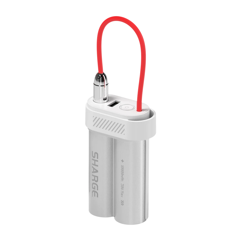 SHARGE Pouch Mini 30W 10000 mAh con cable USB-C rojo integrado, diseño compacto blanco y plateado, doble cilindro, puerto USB-A y botón indicador