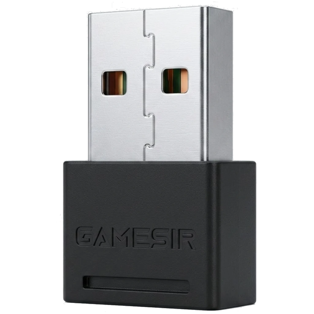 Adaptador para Gamesir G8 Plus tipo dongle USB, carcasa negra con logo GAMESIR y conector metálico plateado, diseño compacto y minimalista